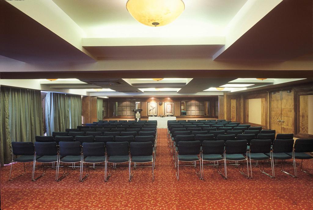 Hotel Sarovar Portico